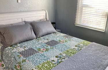 Quiet retreat, minutes from highway and downtown - Foto 1