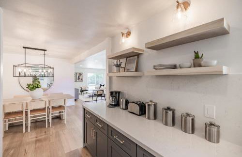 #Marbella Lane - Cozy Modern Home with Relaxing Design & Pool - Foto 25