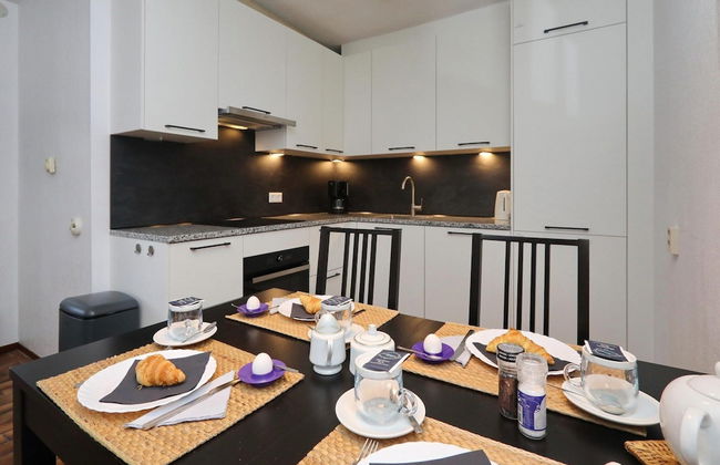 Spacious Holiday Home Near Forest - Photo 7