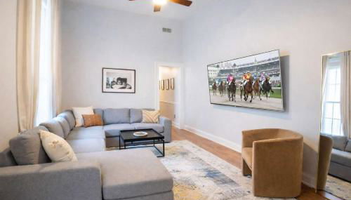 Remodeled Modern Home - private backyard & games! - Foto 2