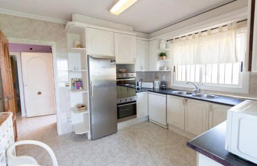 2 Private Abodes in One Magnificent Villa! - Foto 12