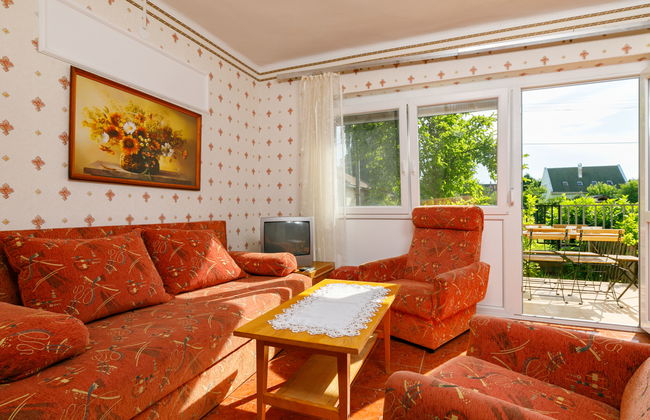 2 bedroom House in Balatonszárszó with garden and terrace - Photo 4