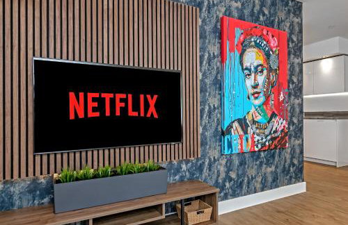 LUXURY AIRPORT SUITE, FREE Parking, FANTASTIC Location, Close To Airport, Train Station And Town Centre - Foto 5