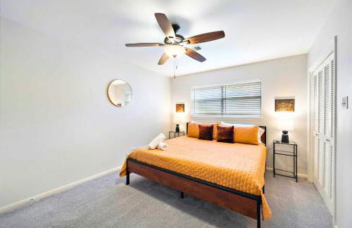 Relax and Play 3BR Retreat w Sunroom - Foto 3