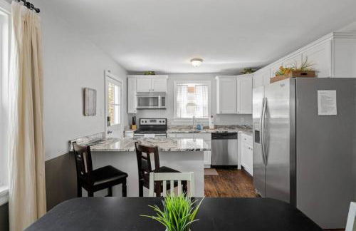 Private House + Yard Central Location to all RVA - Foto 3