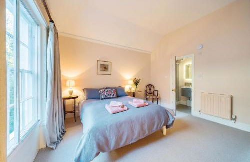 Artist's Studio - Photo 5