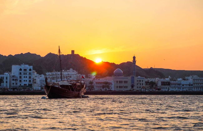 Muscat Sunset Dhow Cruise - Foto 4
