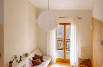 VYTINA LOFTS - Cozy 2-Level Loft Apartments with Fireplace & Mountain Views - Photo 1