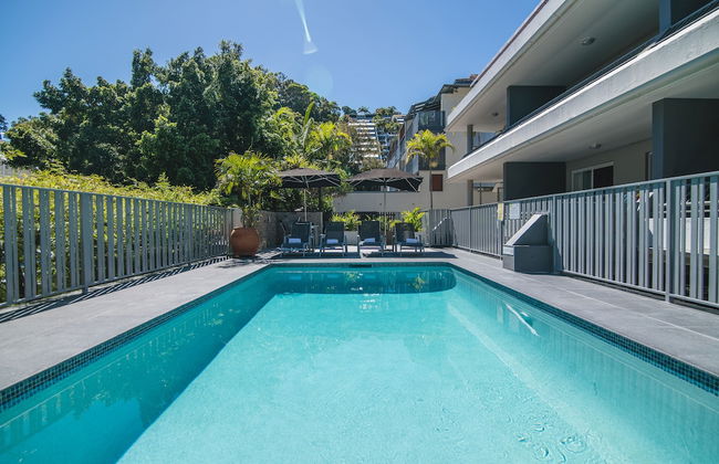 Saks on Hastings - Foto 1