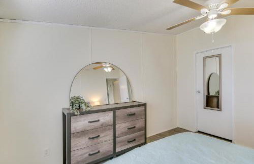 Lakefront Prosperity Home with Private Boat Dock - Foto 23