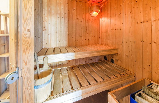 Stone Cottage with Sauna & Hot Tub near Cave of Lorette in Rochefort - Foto 29