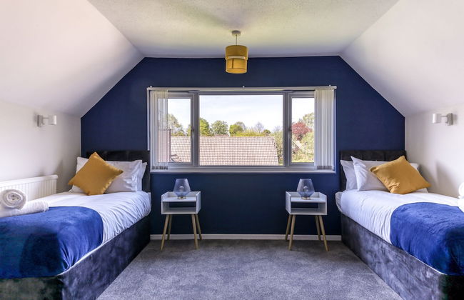 Contemporary 4 Bedroom Detached House With Parking and City Links - Foto 6