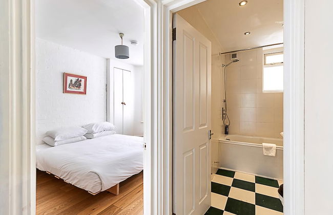 Retro Charm and Modern Comforts - Photo 17