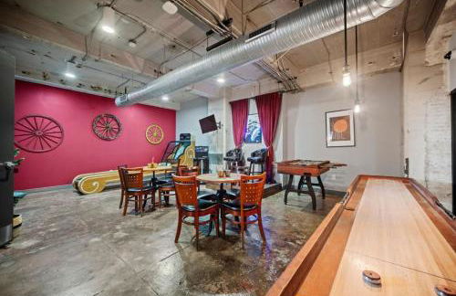 Luxury Downtown Dallas Retreat with Parking, Pool, Gym - Foto 53