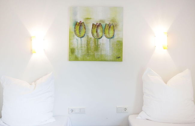 Beautiful Holiday Home in Waxweiler With Pool - Photo 2