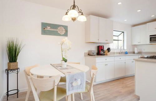 Charming Sonoma Cottage 2BD and 2BA Close to Plaza - Foto 53