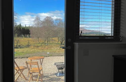 Eco-Friendly Highland Suite with Mountain Views - Photo 40