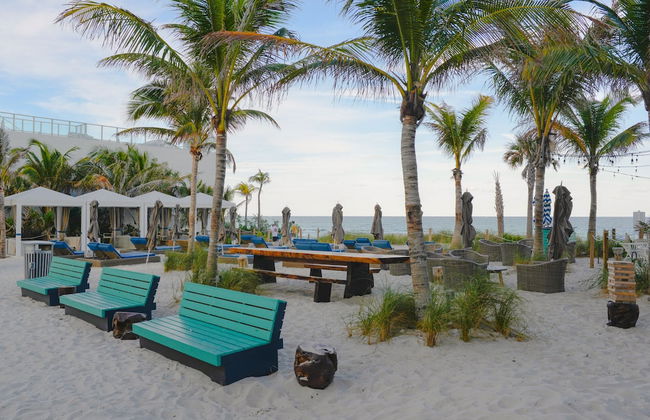 Fantastic 2BR Condo at Hollywood - Photo 46