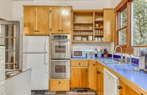 Landmark 23 - Photo 34