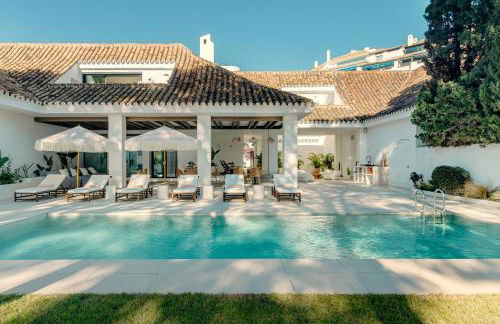 Anfitrión Villas & Suites - Photo 40