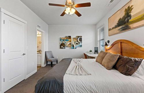 Spacious 2-Story, Pet&Fam Friendly, WFH, Gym&Pool - Foto 43