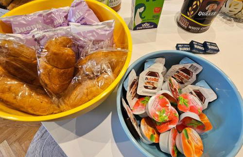 Exclusive top floor 2-bedroom flat - Photo 58