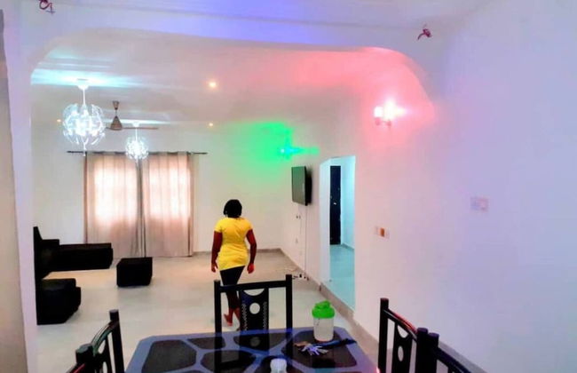 Charming 4-bed House in Kokrobite - Photo 1