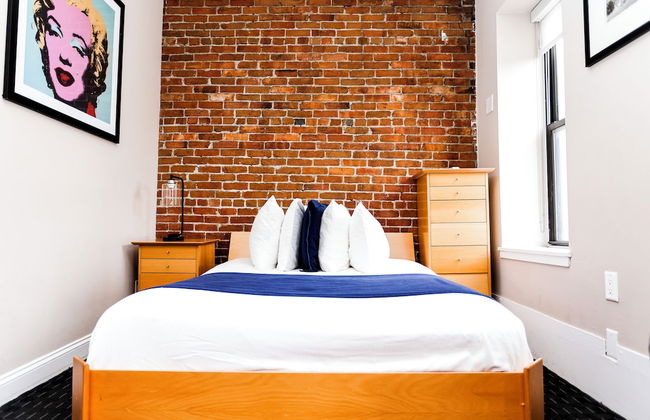 Maverick Suites at 400 Columbus Ave - Foto 18