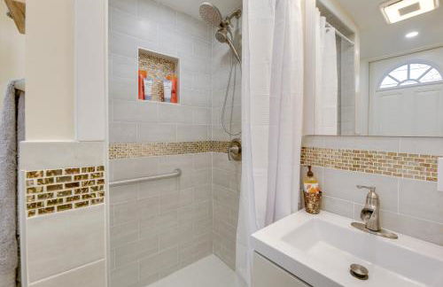 Cozy and Convenient Elmont Retreat with Patio! - Foto 15