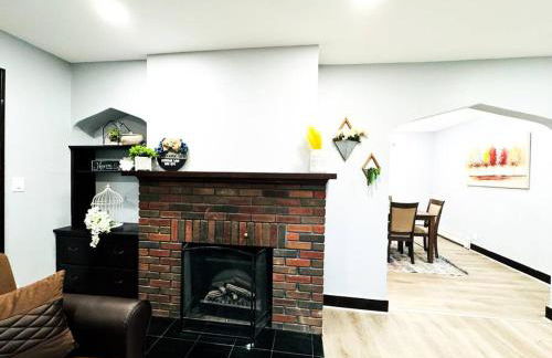 Countryside Home with Rustic Feel in heart of Corning - Foto 16