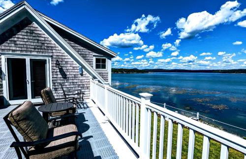Gorgeous Beach House with Private Beach, Fire Pit & Outdoor Living Near Bar Harbor, Hancock Point Maine - Photo 2