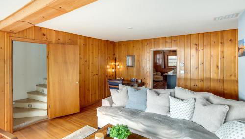 Harrison Getaway with Deck and Lake Views! - Foto 5