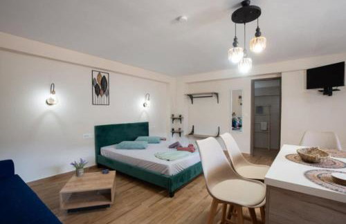 Stergios Suite with Private Jacuzzi - Photo 18