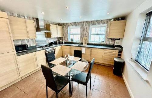 Mannys Apartment - Nice & Cozy 4Bed Flagship Lodge - Photo 40