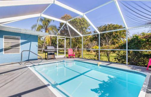 Relaxing 4 bedroom home with Pool - Photo 3