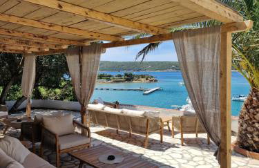 Apartments by the Beach with Pool and Lounge Beds - Miral Apartments - Foto 3