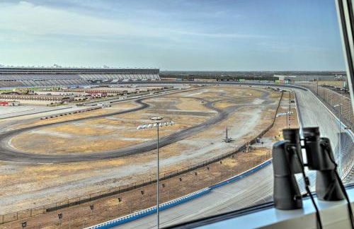 Shop and Dine Fort Worth Condo with Racetrack Views! - Photo 14