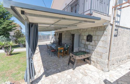 Spacious villa for 10 with a big private pool - Photo 11