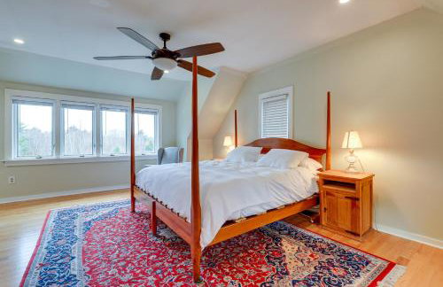 Expansive Wilmot Escape with Deck Near Skiing! - Foto 13