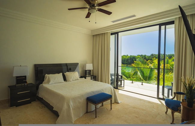 New Lake Front Villa in Golf and Beach Resort - Photo 22