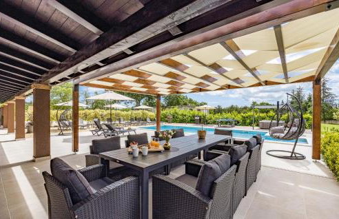 4 Bedroom Lovely Home In Labin - Photo 17