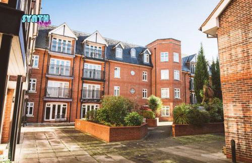 Spacious Central Leatherhead Apt Long Term Stay - Photo 11