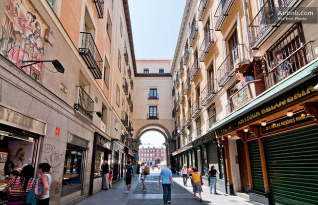 Cozy Urban Apt. Historic District - Sol - Photo 34