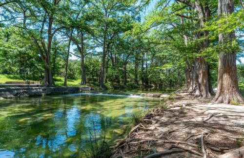 Charming Family Getaway Near Medina River - Foto 40