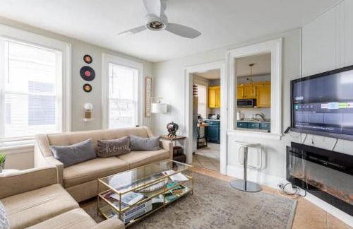 Revamped 3BR Apt with Easy Check-In Family-Friendly - Foto 12