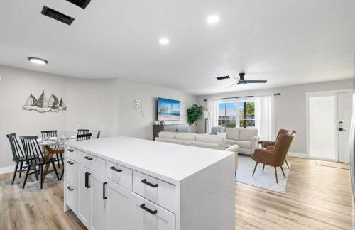 Salty Sunrise by Distinctive Beach Rentals - Foto 61