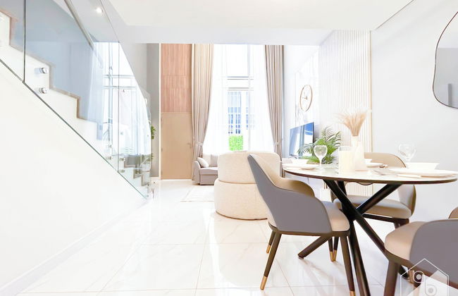 Luxury 1-br Villa in Rukan: Dubai Skyline Views! - Foto 12