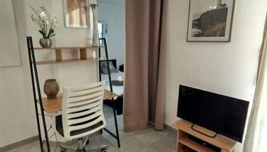 Essential Near stadium Air conditioning et Private parking - Foto 3