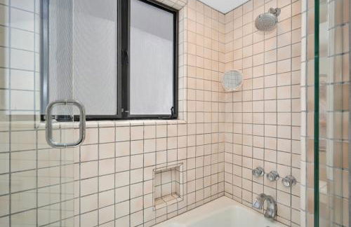 4 bedroom Home in Quiet Neighborhood near Beach - Photo 46