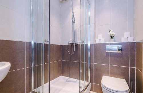 2 bed, 2 bath apartment in Roundhay - Foto 12